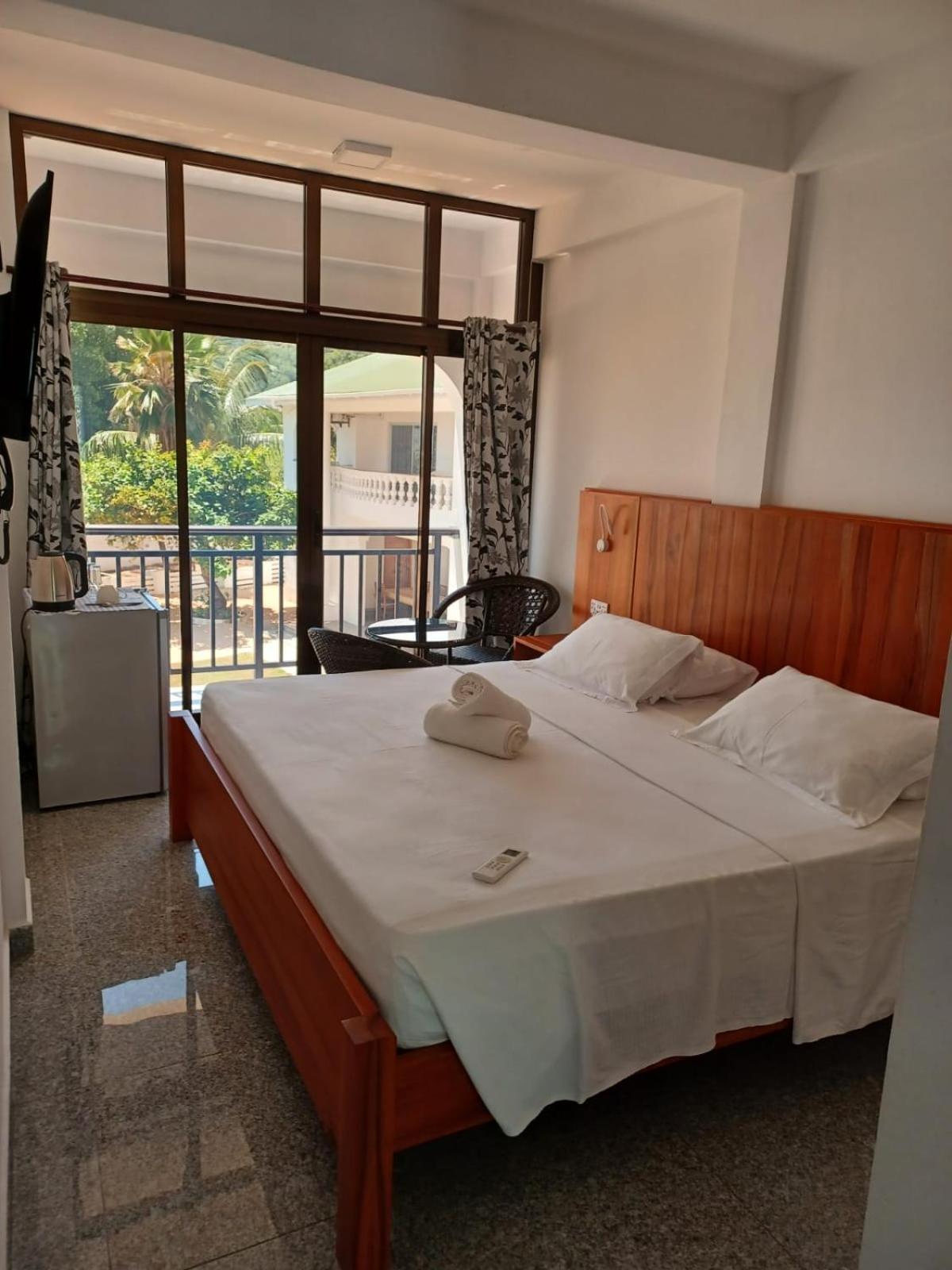 Jamelah Beach Guest House Anse aux Pins Exterior photo