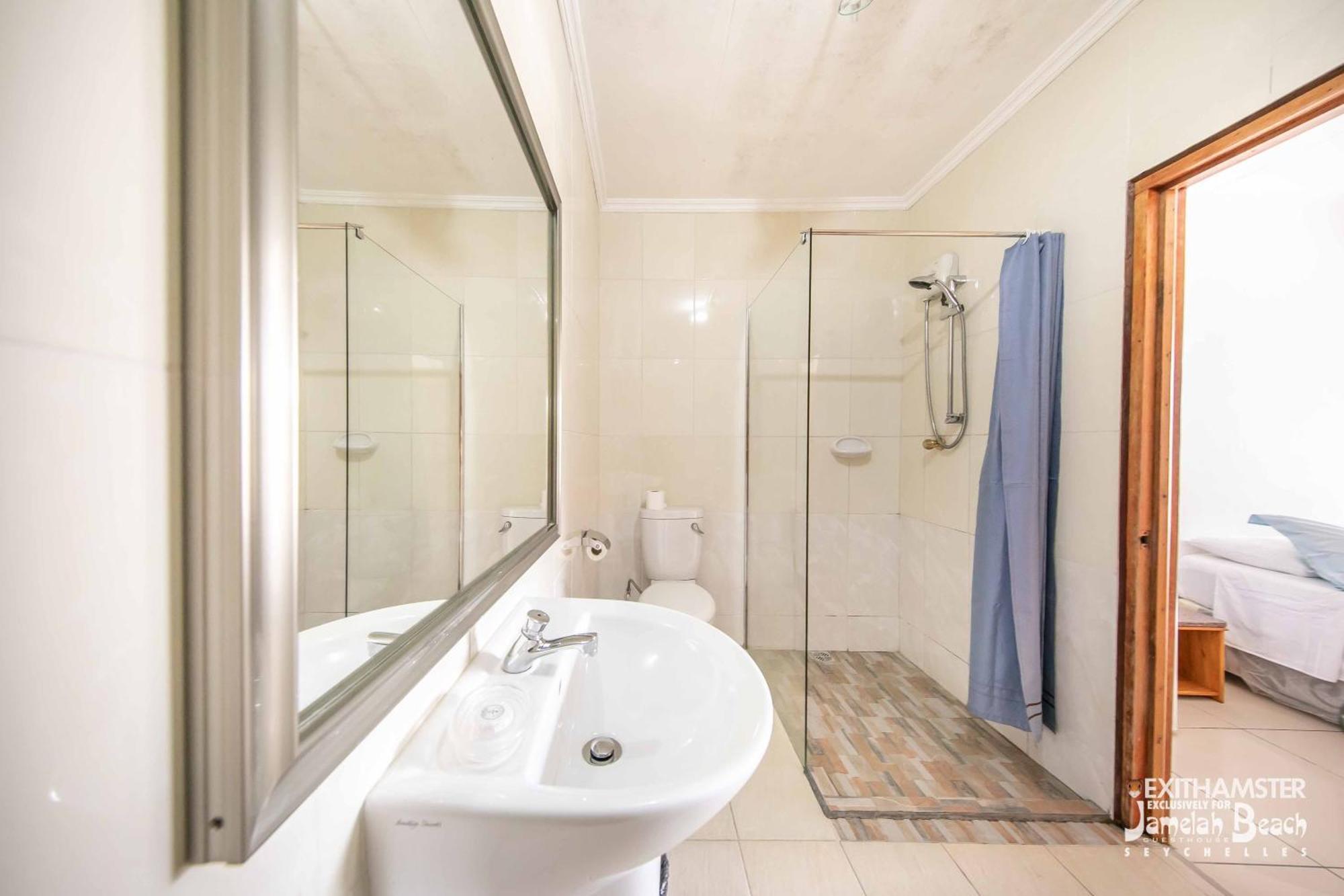 Jamelah Beach Guest House Anse aux Pins Room photo
